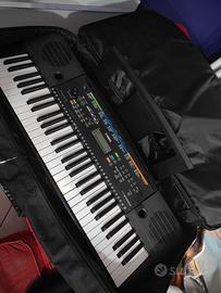Tastiera Yamaha PSR-E253 + custodia  