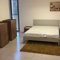 Letto comò e comodini per camera