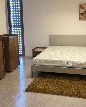 Letto comò e comodini per camera
