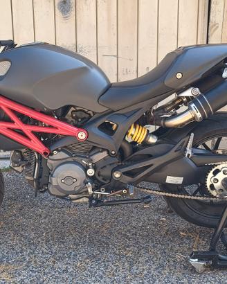 Ducati Monster 796