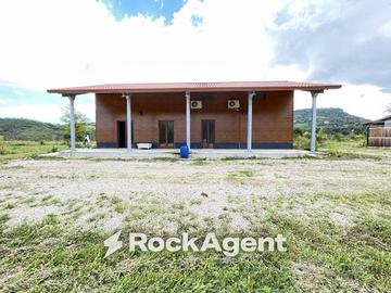 Immobile di 300 m² con 4 locali a Civitella del Tr