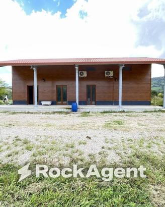 Immobile di 300 m² con 4 locali a Civitella del Tr