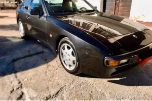 Porsche 944