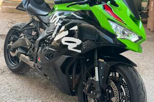 Kawasaki Ninjia ZX4 RR