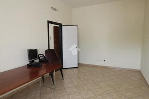 UFFICIO A CARONNO PERTUSELLA