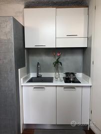 Privato vende attico in mansarda in Porta Venezia