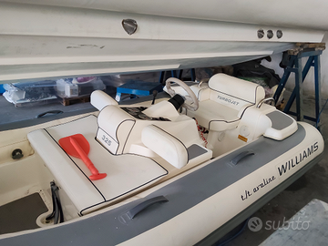 Gommone Williams 325 idrogetto con motore Weber