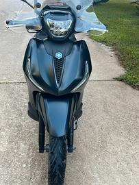 Beverly 300 versione sport