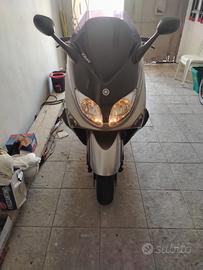 Yamaha tmax