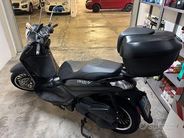 Piaggio Beverly 300 Police_incidentato marciante