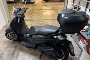 Piaggio Beverly 300 Police_incidentato marciante