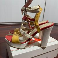 Sandali colorati con tacco