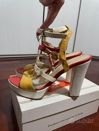 Sandali colorati con tacco