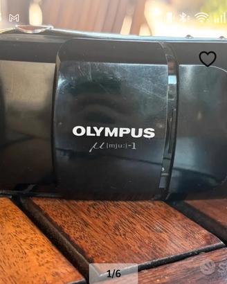 macchina fotografica analogica Olympus 