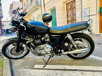 Triumph T 100