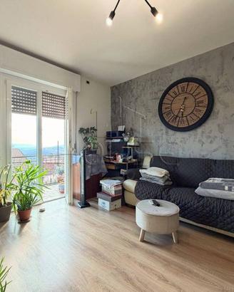 Appartamento di 60 m² con 3 locali e box auto a Pe