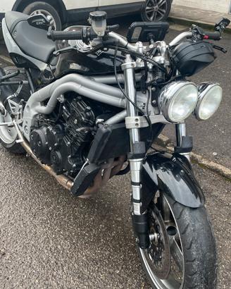 Triumph speed 955