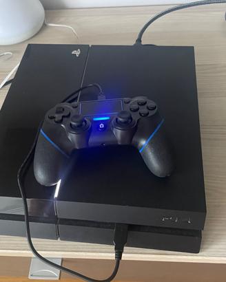 Play Station 4 - 400GB con joystick e 4 giochi