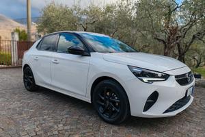 Opel Corsa, superaccessoriata, praticamente nuova.