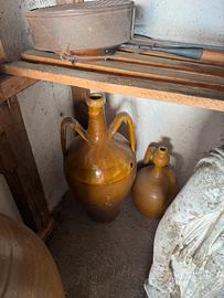Coppia di antiche anfore in terracotta smaltata