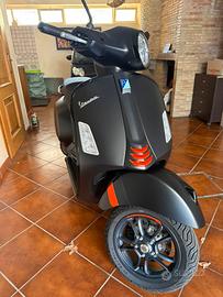 Vespa 310 GTS hpe Super Sport