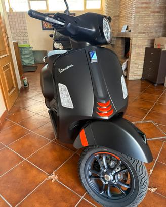 Vespa 310 GTS hpe Super Sport