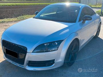 Audi tt 8j