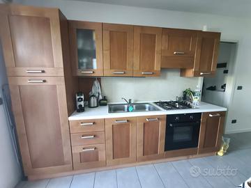 CUCINA COMPLETA DI ELETTRODOMESTICI