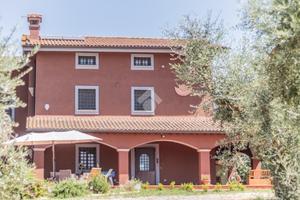 VILLA SINGOLA A BRACCIANO