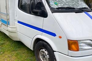Camper mansardato elnagh su Ford transit