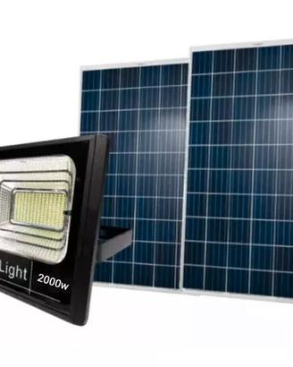 Faro solare 2000W IP67 a led con 2 pannelli solari
