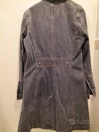 Soprabito jeans.