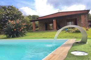 Casa Bifamigliare con piscina e giardino