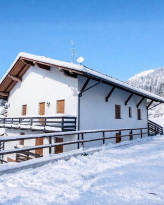 Appartamento di 180 m² con 5 locali e box auto a F