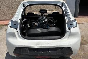 Peugeot 208 2024 Scocca per tagliate