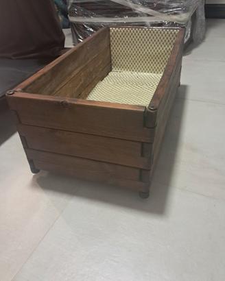 Fiorriera in legno fatta a mano