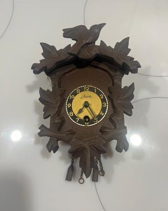 Orologio a cucù vintage della Foresta Nera