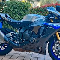 YAMAHA R1 M   2018