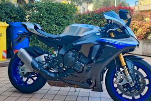 YAMAHA R1 M   2018