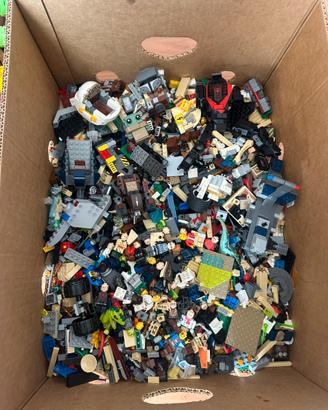 Lego lotto misto con tanti personaggi