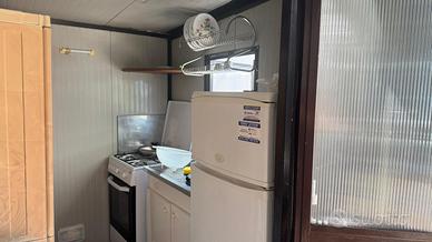 roulotte con veranda e cucina