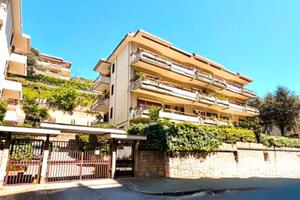 Appartamento su due livelli Parco Nicodemi Box aut