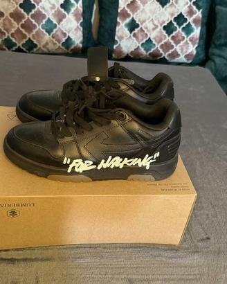 Total Black con Scritta a Contrasto, Stile Skate S
