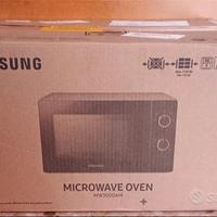 Fornetto microonde Samsung
(NUOVO)