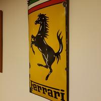 Ferrari  INSEGNA
