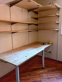 : Postazione Scrivania Angolare e Scaffalatura
