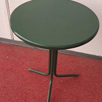 Tavolino in metallo per giardino