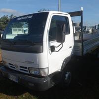 Nissan Cabstar cassone fisso