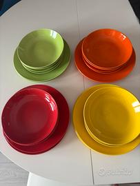 Set 8 coperti (24pz) piatti colorati