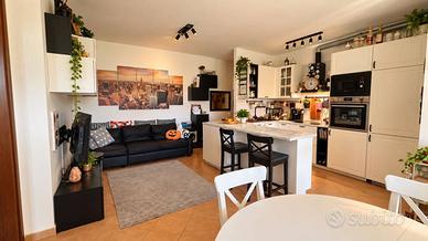 Appartamento di 95 m² con 3 locali e box auto a So